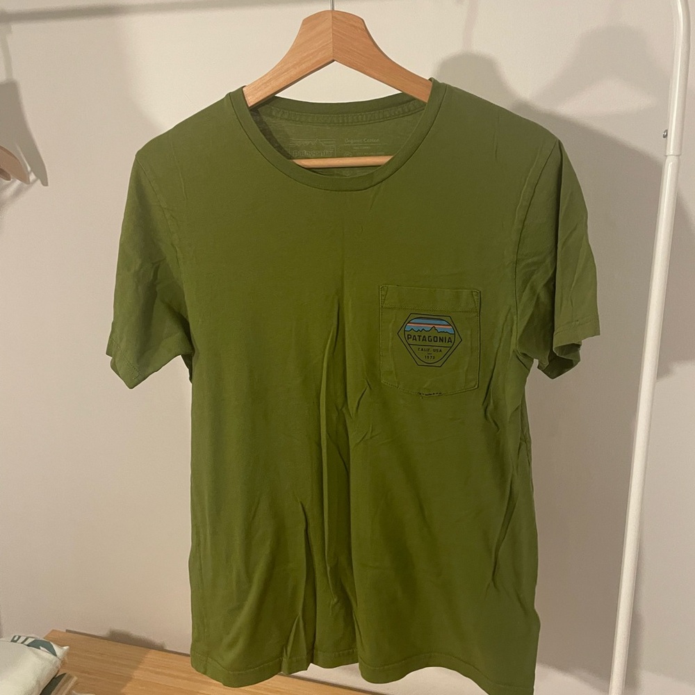 Patagonia Men's Olive Green Short Sleeve Tee